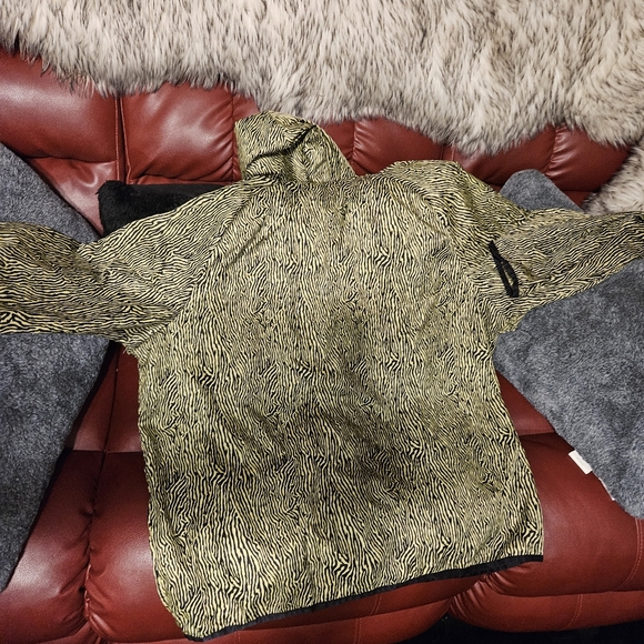 Nike Windbreaker - Picture 3 of 7